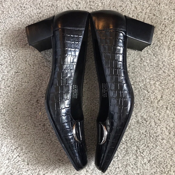 Etienne Aigner Reptile Embossed Black Patent Leather Block Heels, 8.5 N - Picture 2 of 10